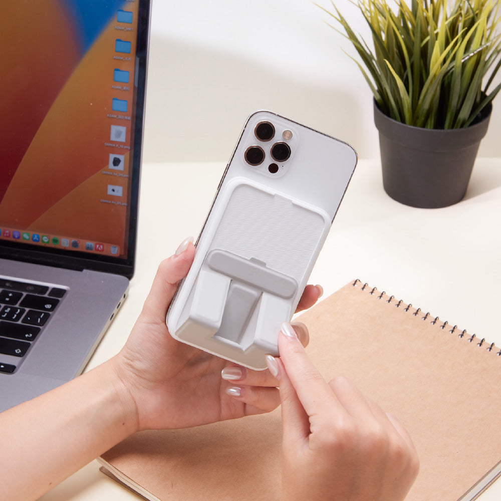 GRAVITY CS10 Magnetic Power Bank with Foldable Stand