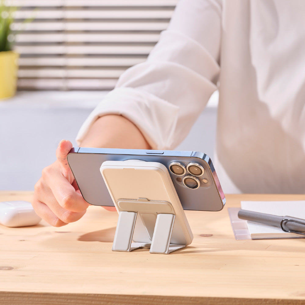 GRAVITY CS10 Magnetic Power Bank with Foldable Stand