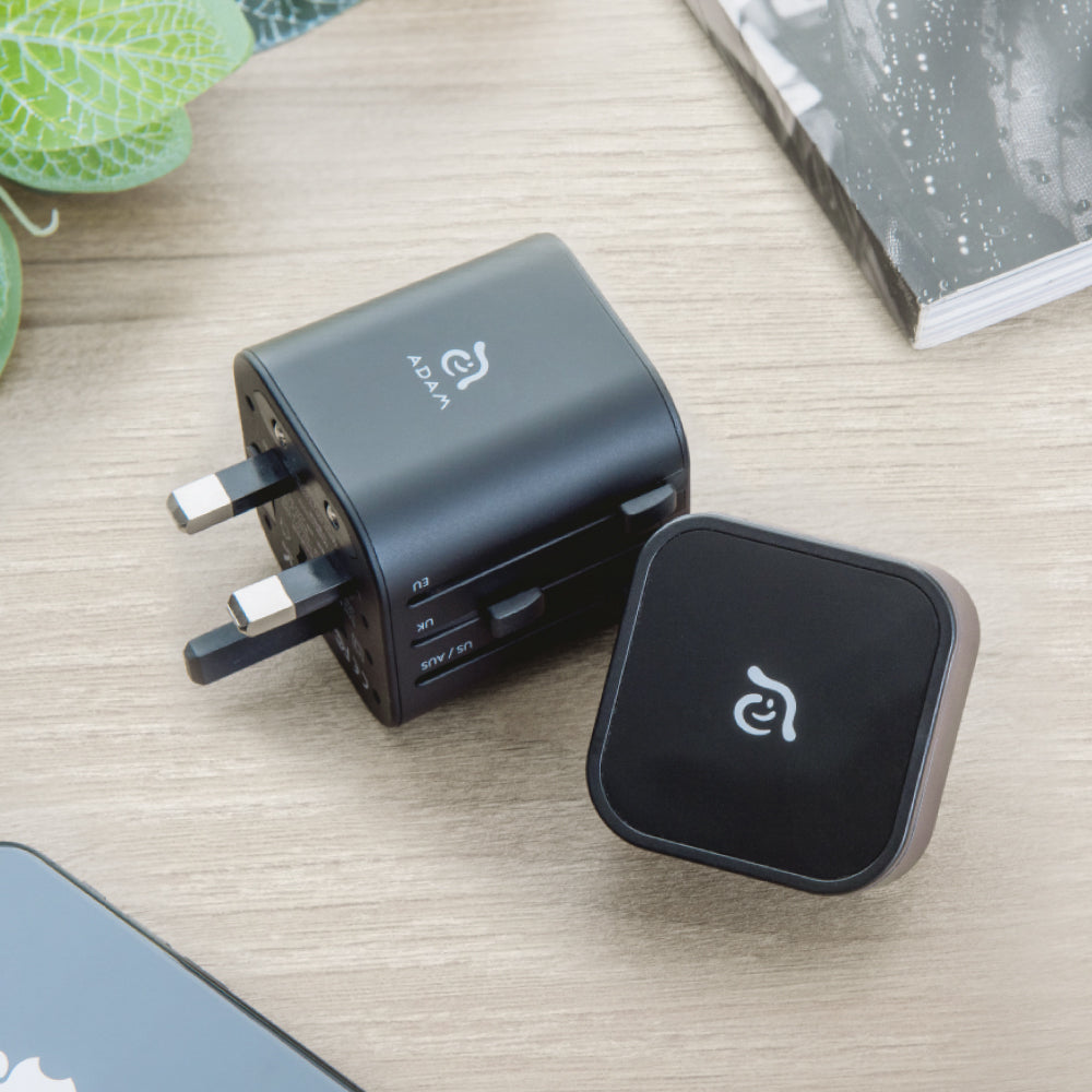 OMNIA T3 Universal Travel Adapter