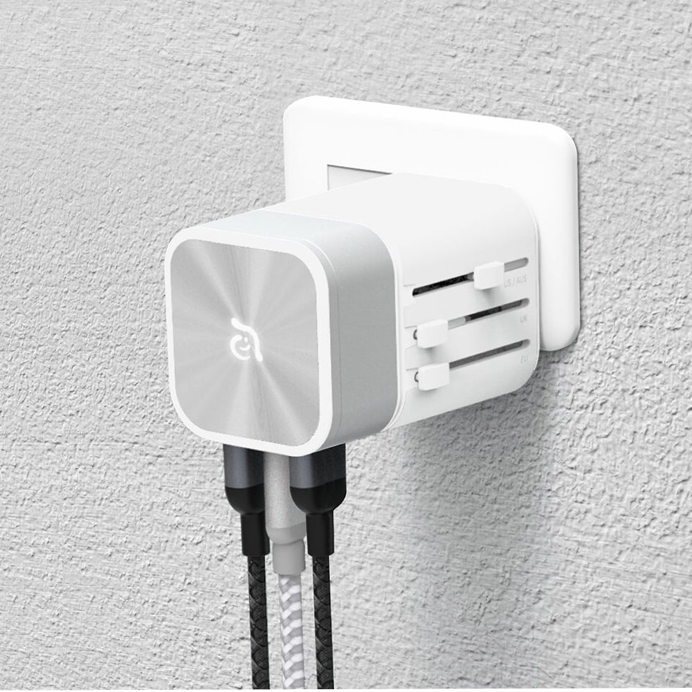 OMNIA T3 Universal Travel Adapter