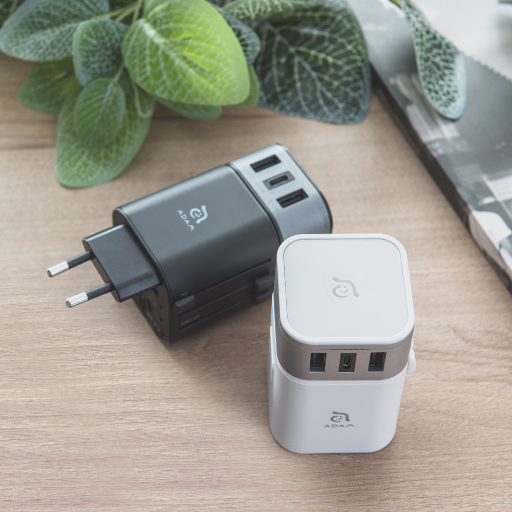 OMNIA T3 Universal Travel Adapter