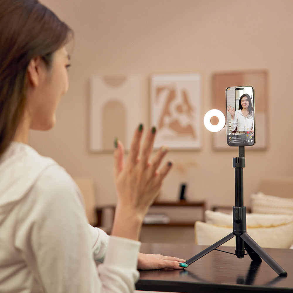 SELFIE Pro Wireless Bluetooth Tripod Selfie Stick