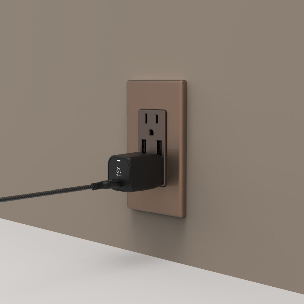 OMNIA P3 USB-C 33W Compact Wall Charger
