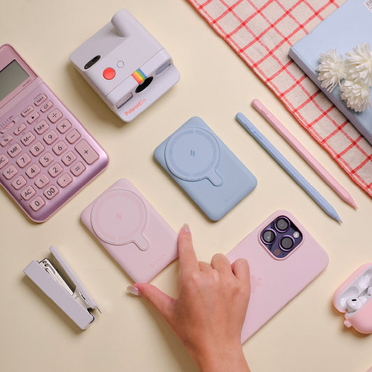 GRAVITY CS10 Magnetic Power Bank with Foldable Stand