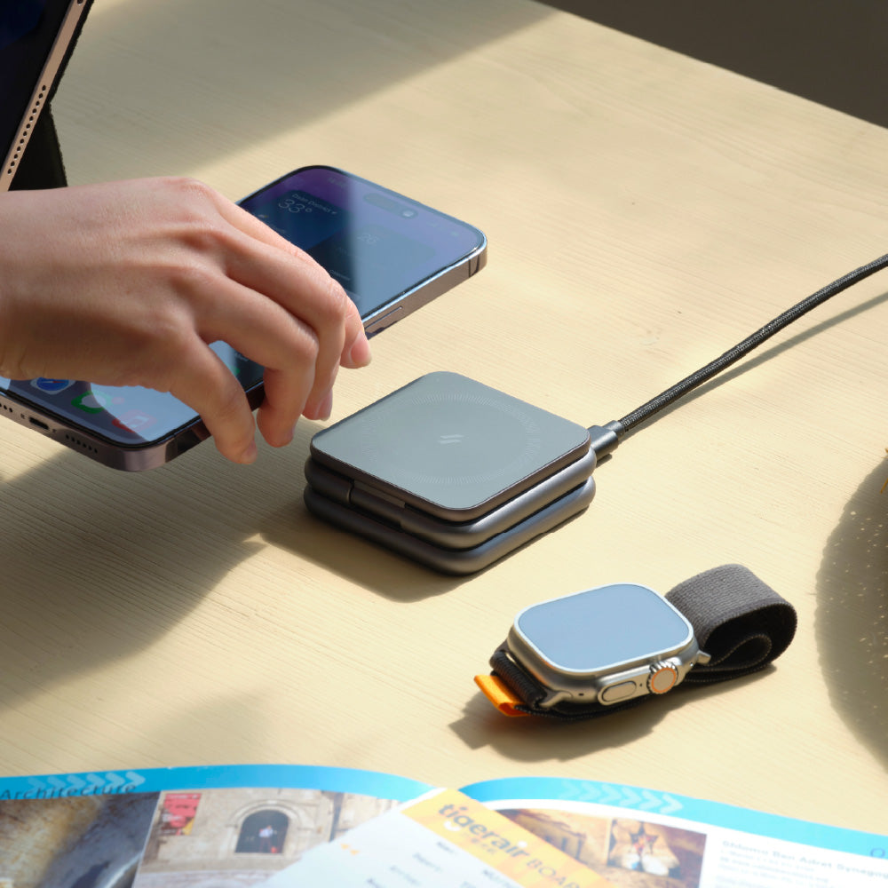 Mag 3 Magnetic 3-in-1 Foldable Travel Charging Station